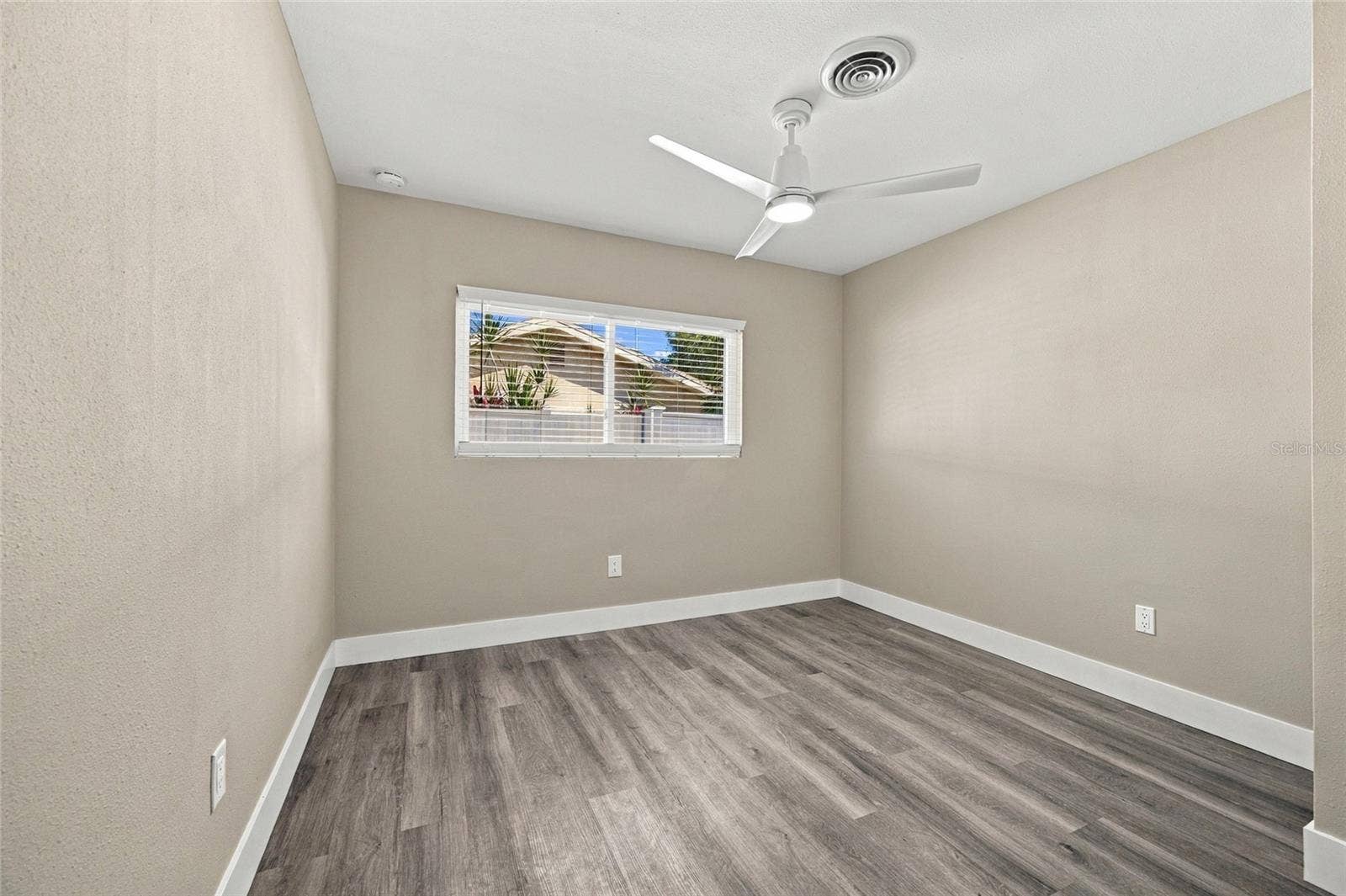 1721 HARBOR CIRCLE W, Largo, FL 33770