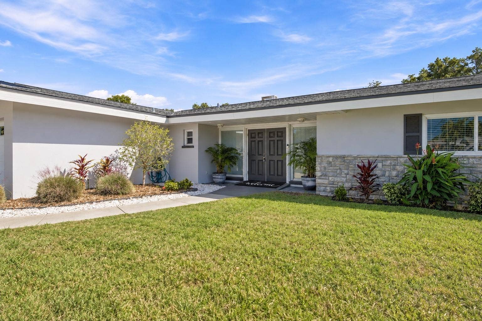 1721 HARBOR CIRCLE W, Largo, FL 33770