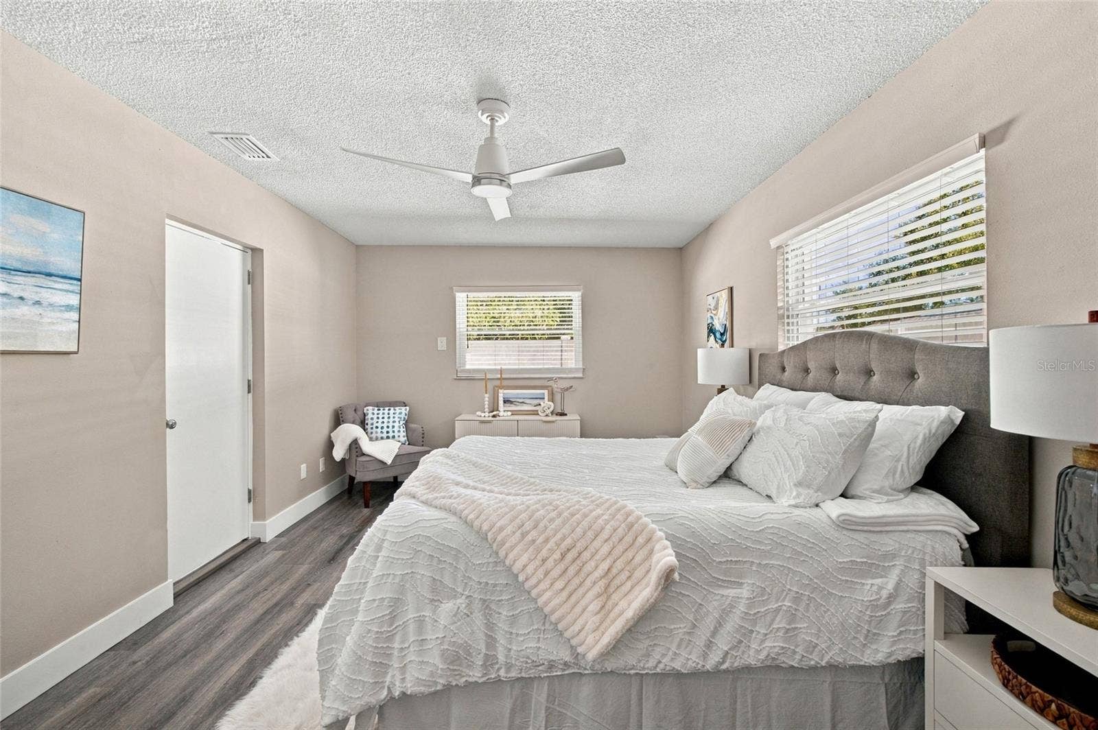 1721 HARBOR CIRCLE W, Largo, FL 33770