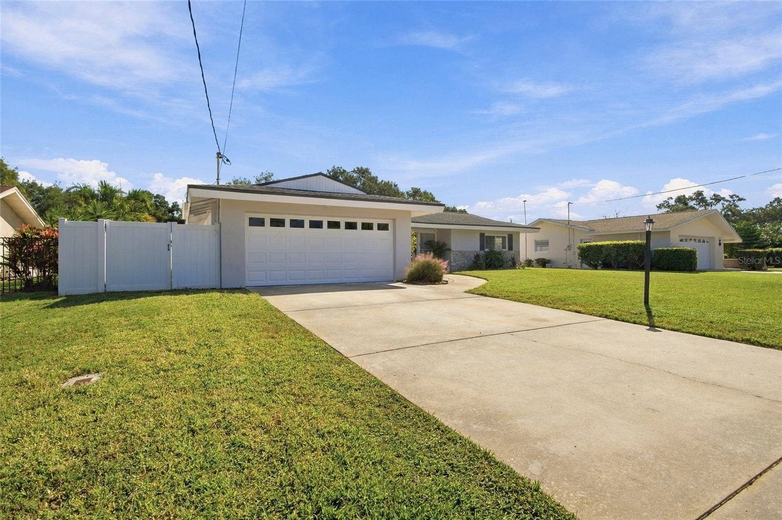 1721 HARBOR CIRCLE W, Largo, FL 33770
