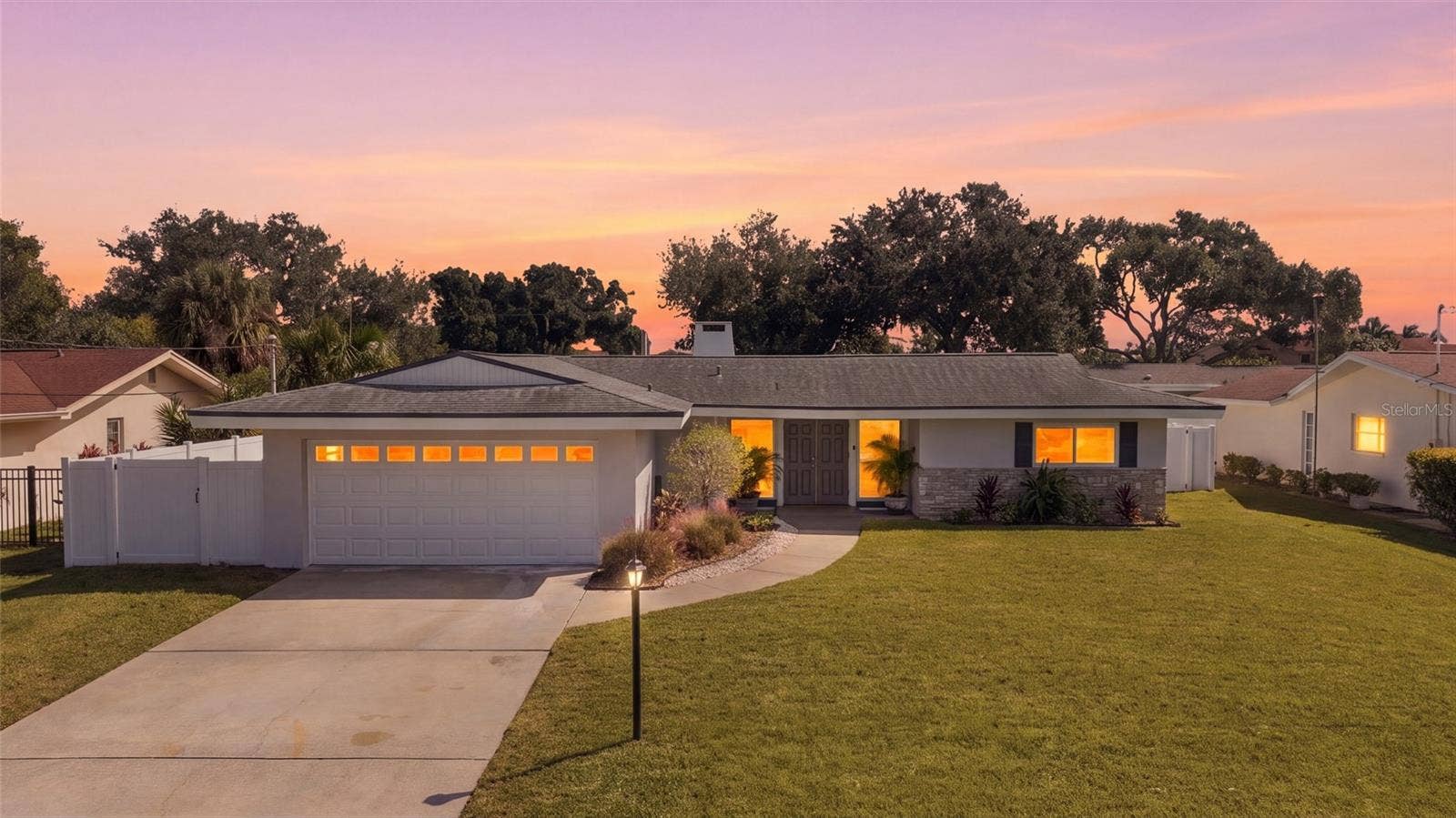 1721 HARBOR CIRCLE W, Largo, FL 33770
