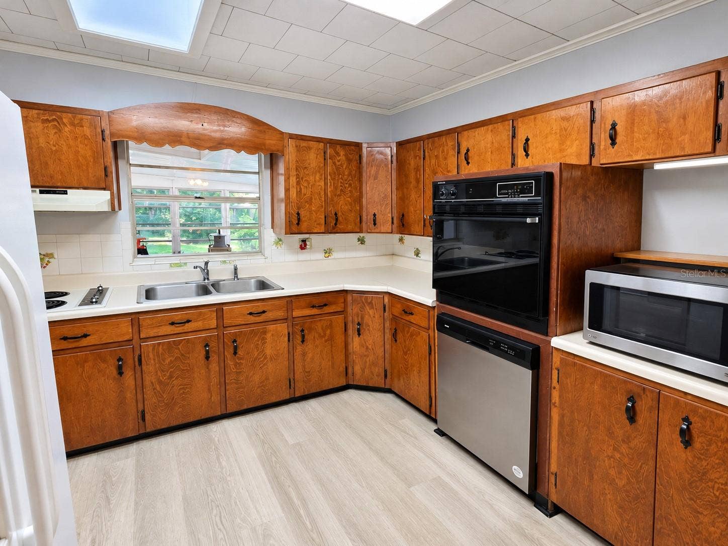 39100 YINGLING AVENUE, Zephyrhills, FL 33542 39100 YINGLING AVENUE, Zephyrhills, FL 33542