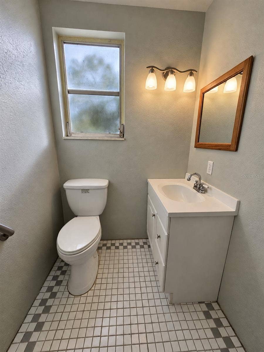 39100 YINGLING AVENUE, Zephyrhills, FL 33542 39100 YINGLING AVENUE, Zephyrhills, FL 33542