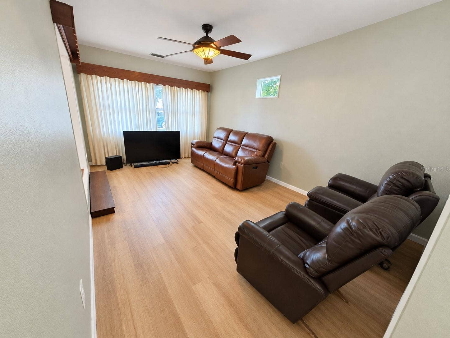 39100 YINGLING AVENUE, Zephyrhills, FL 33542 39100 YINGLING AVENUE, Zephyrhills, FL 33542