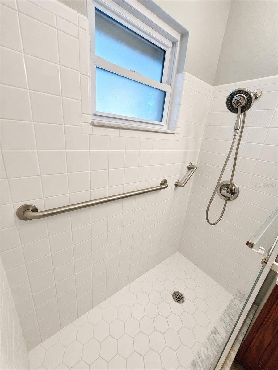 39100 YINGLING AVENUE, Zephyrhills, FL 33542 39100 YINGLING AVENUE, Zephyrhills, FL 33542