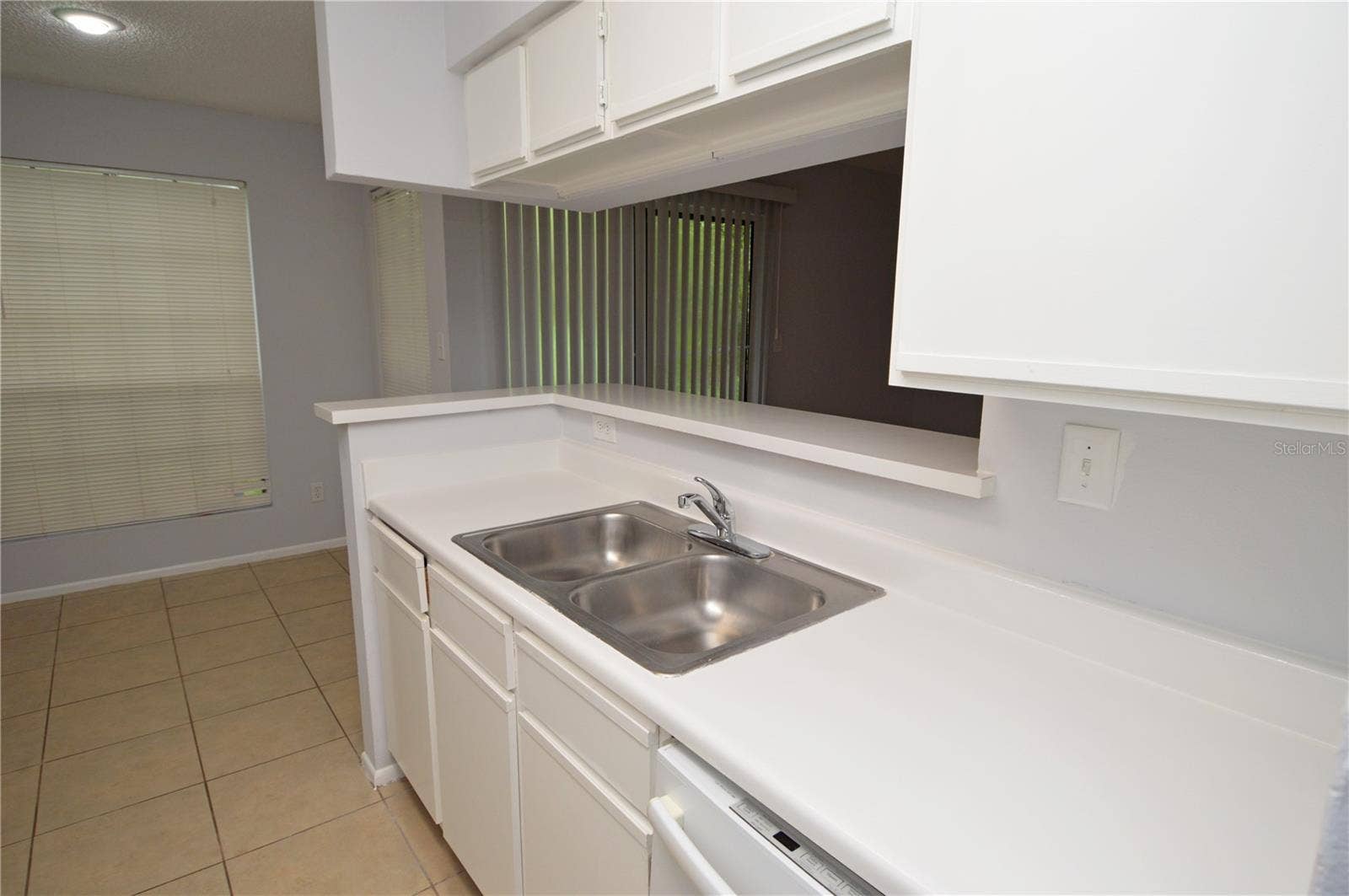 8630 MALLARD RESERVE DRIVE, #1, Tampa, FL 33614 8630 MALLARD RESERVE DRIVE, #1, Tampa, FL 33614