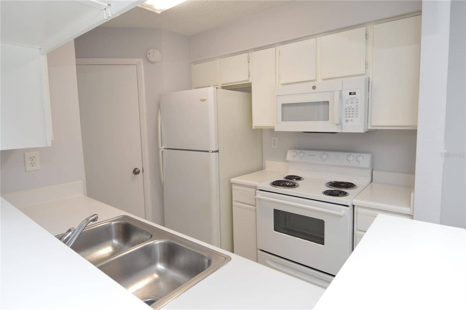 8630 MALLARD RESERVE DRIVE, #1, Tampa, FL 33614 8630 MALLARD RESERVE DRIVE, #1, Tampa, FL 33614