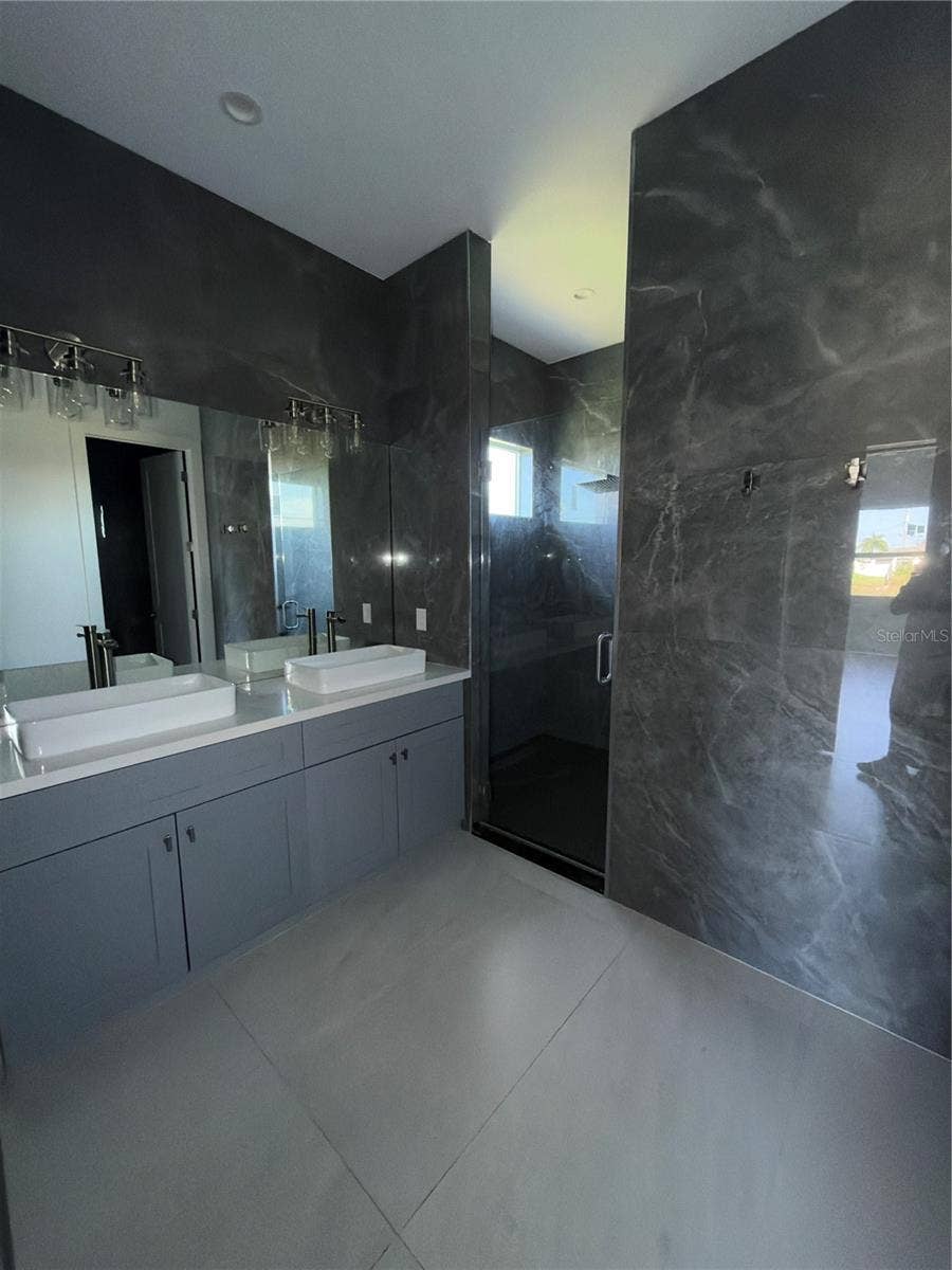 517 NW 19TH TERRACE, Cape Coral, FL 33993 517 NW 19TH TERRACE, Cape Coral, FL 33993