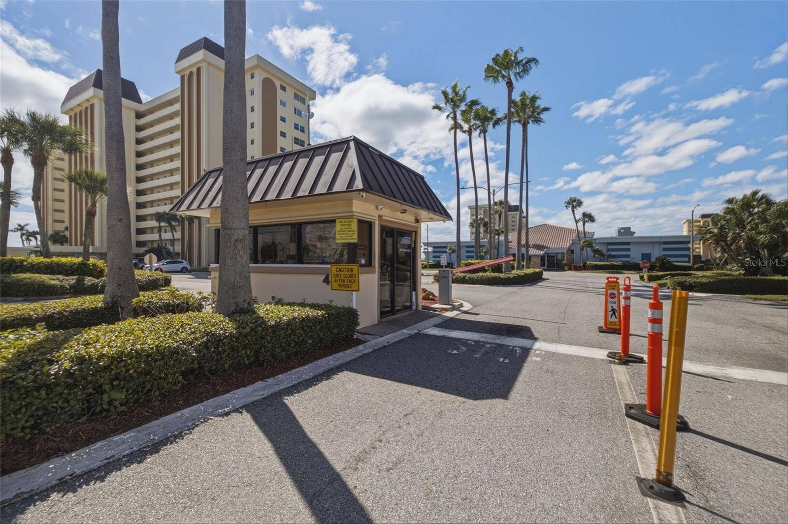 4700 COVE CIRCLE, #111, St Petersburg, FL 33708 Manned gated entry