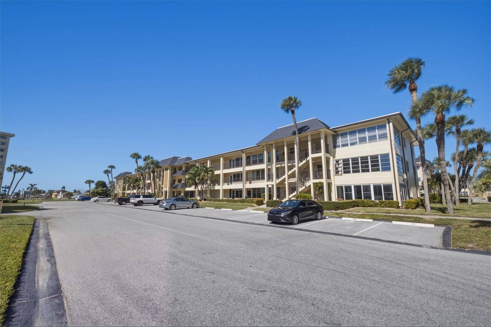4700 COVE CIRCLE, #111, St Petersburg, FL 33708 4700 COVE CIRCLE, #111, St Petersburg, FL 33708