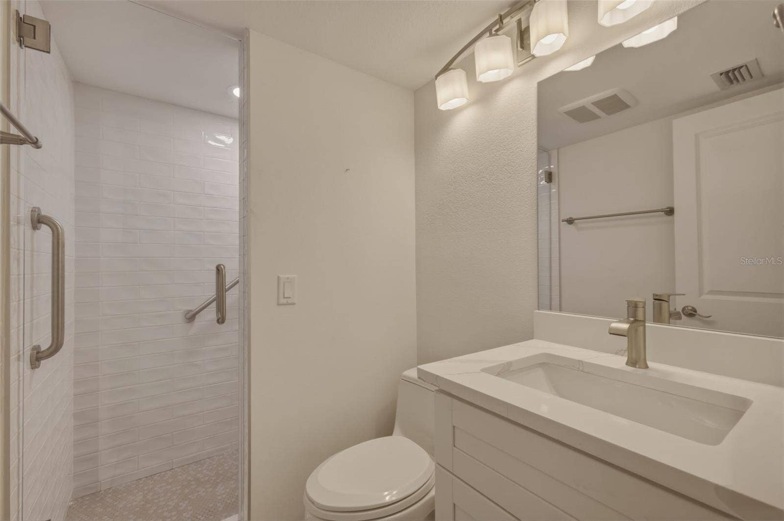 4700 COVE CIRCLE, #111, St Petersburg, FL 33708 Updated 2nd full bathroom