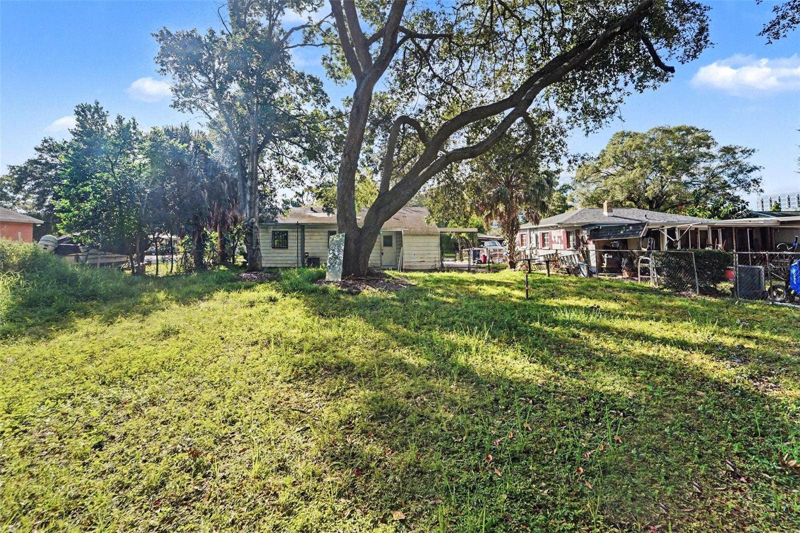 3921 W CHERRY STREET, Tampa, FL 33607