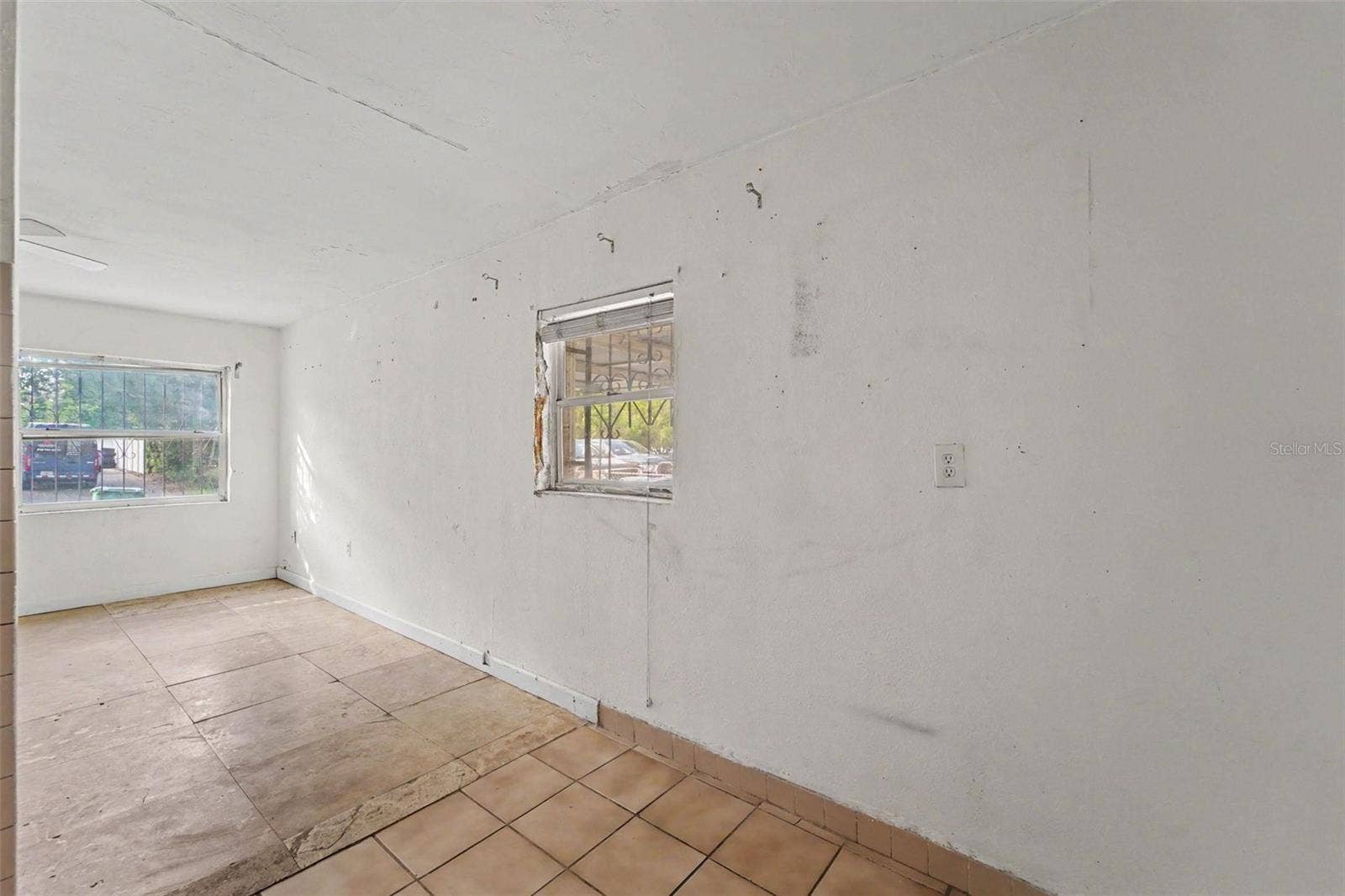 3921 W CHERRY STREET, Tampa, FL 33607
