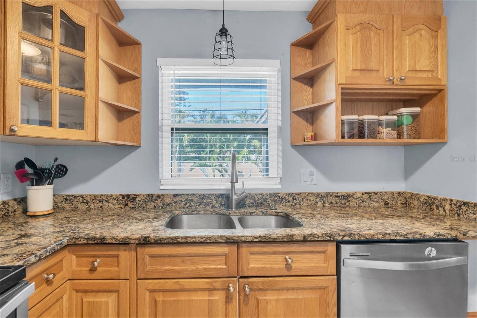 11401 81ST AVENUE, Seminole, FL 33772