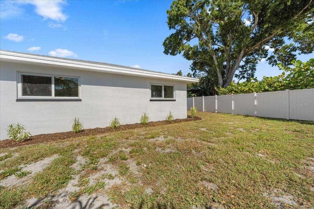 213 PARK STREET N, St Petersburg, FL 33710