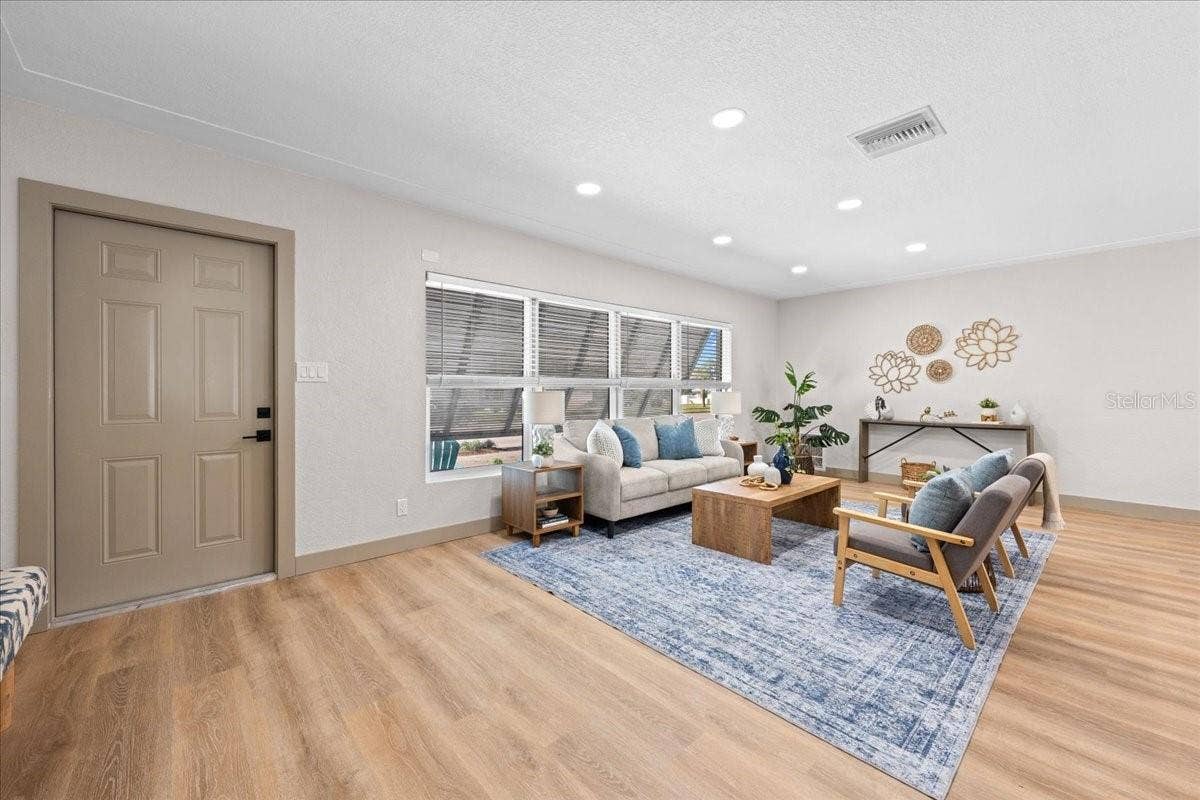 213 PARK STREET N, St Petersburg, FL 33710