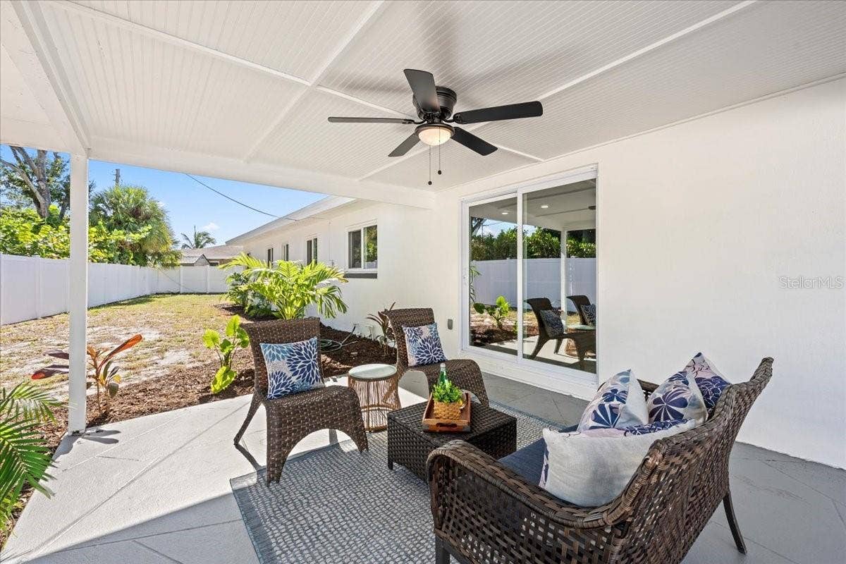 213 PARK STREET N, St Petersburg, FL 33710