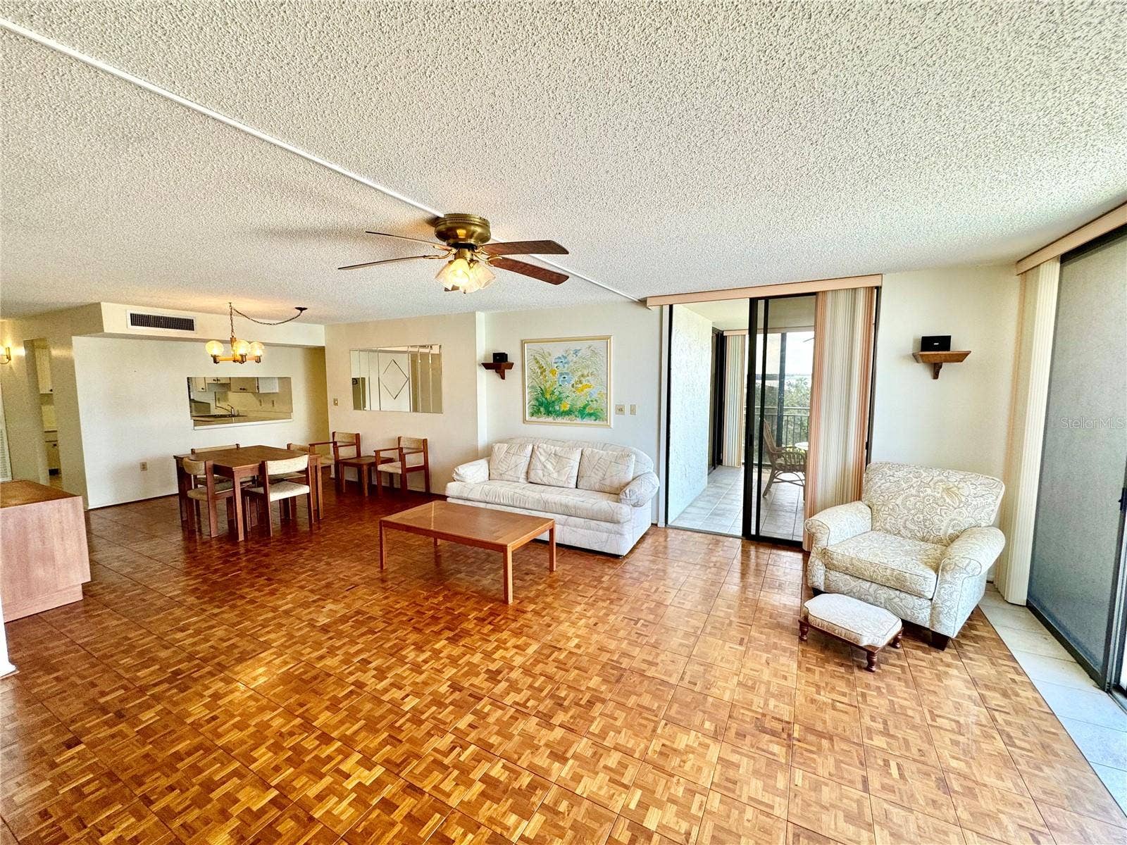 1380 GULF BOULEVARD, #307, Clearwater Beach, FL 33767 Very roomuy