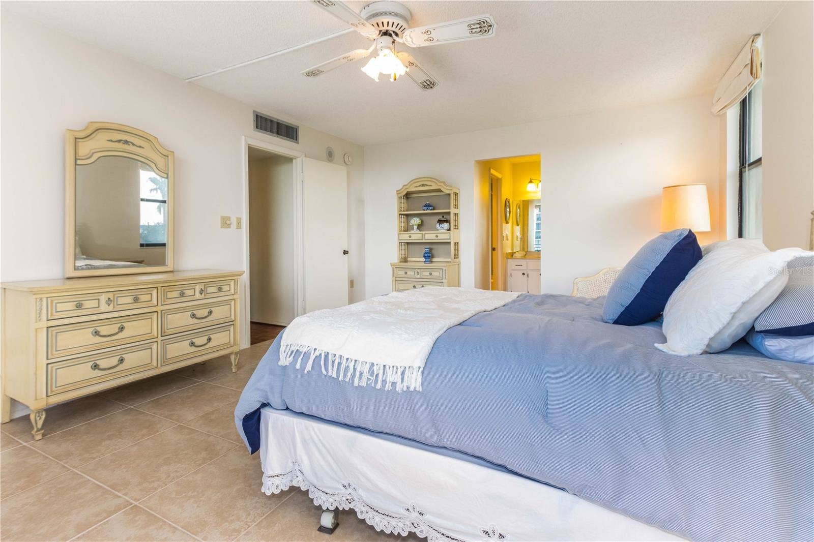 1380 GULF BOULEVARD, #307, Clearwater Beach, FL 33767 1380 GULF BOULEVARD, #307, Clearwater Beach, FL 33767