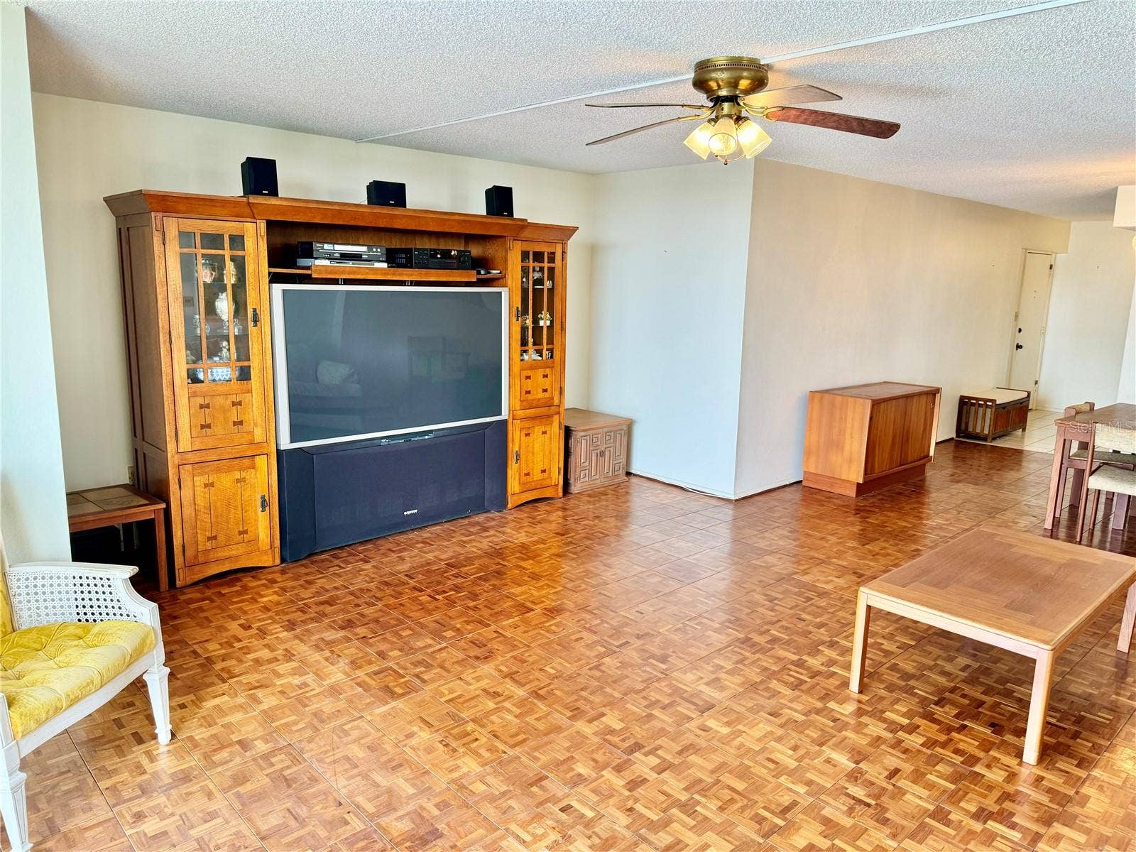 1380 GULF BOULEVARD, #307, Clearwater Beach, FL 33767 1380 GULF BOULEVARD, #307, Clearwater Beach, FL 33767
