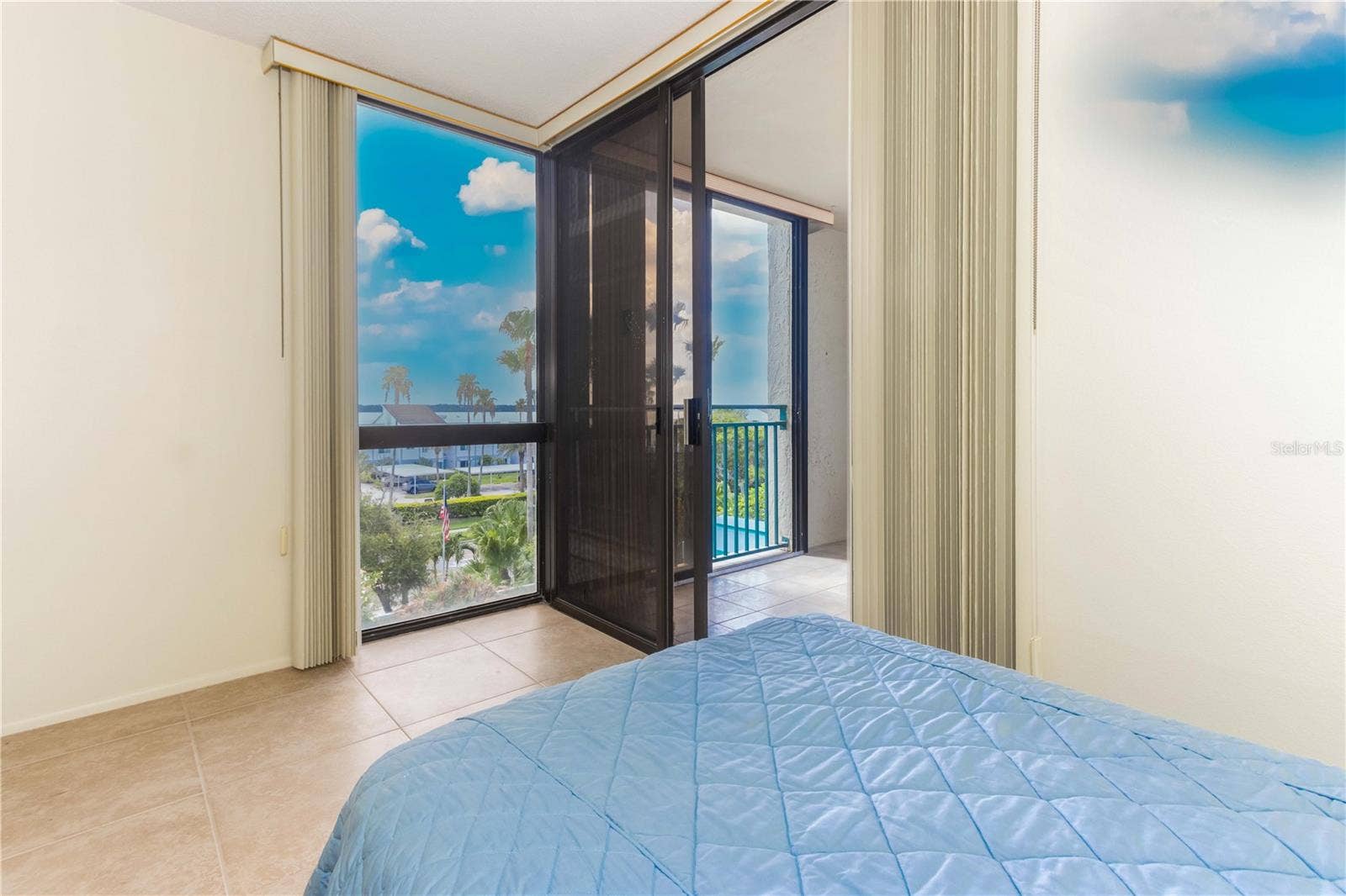 1380 GULF BOULEVARD, #307, Clearwater Beach, FL 33767 Guest Bedroom