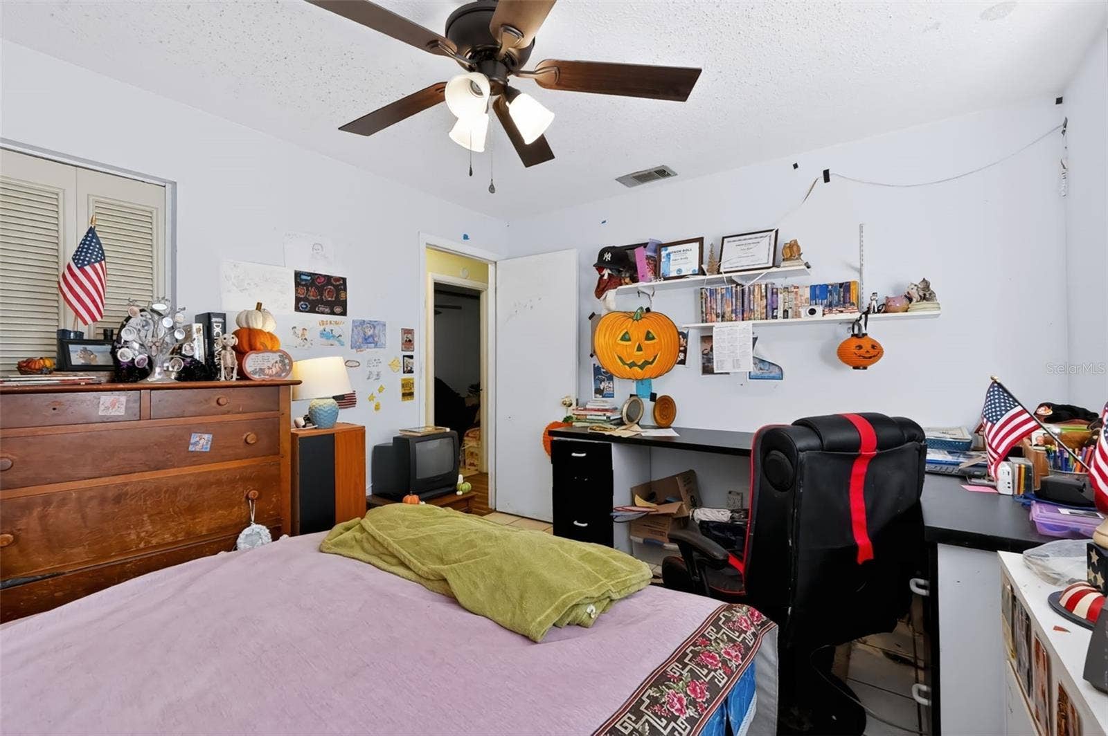 8399 79TH AVENUE, Seminole, FL 33777 8399 79TH AVENUE, Seminole, FL 33777
