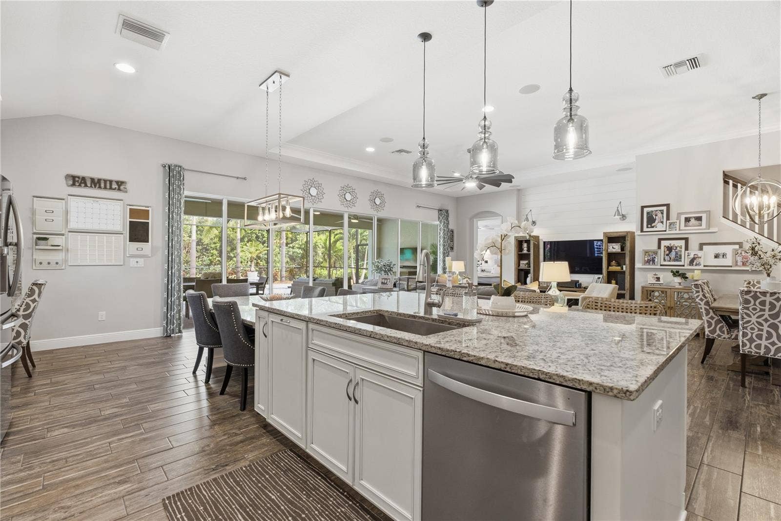 7428 PARADISO DRIVE, Apollo Beach, FL 33572 7428 PARADISO DRIVE, Apollo Beach, FL 33572