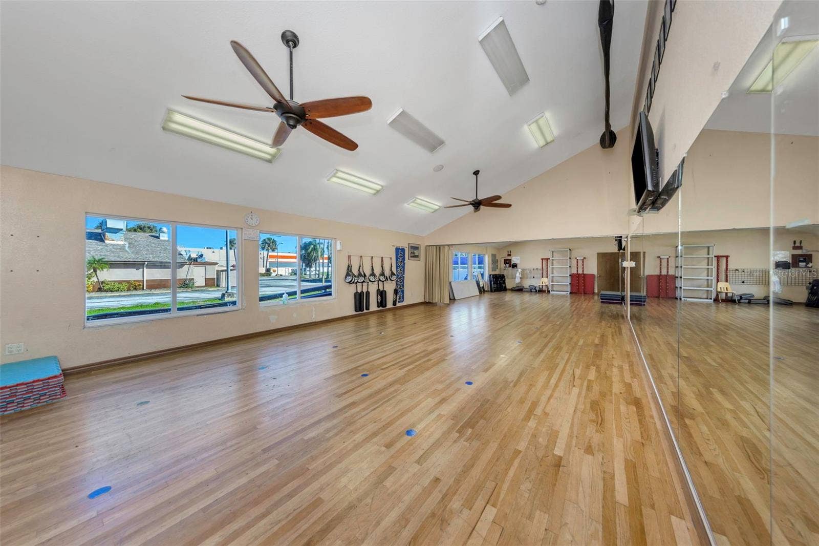 780 N MISSOURI AVENUE, Largo, FL 33770 780 N MISSOURI AVENUE, Largo, FL 33770