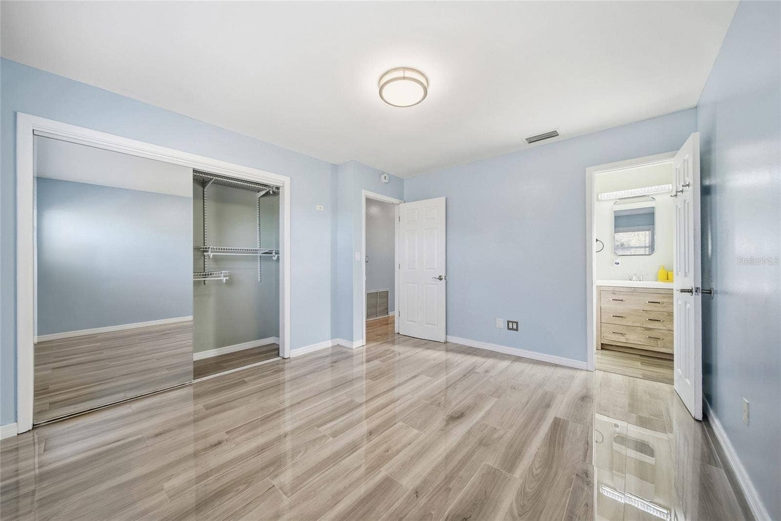 10717 DONBRESE AVENUE, Tampa, FL 33615 10717 DONBRESE AVENUE, Tampa, FL 33615