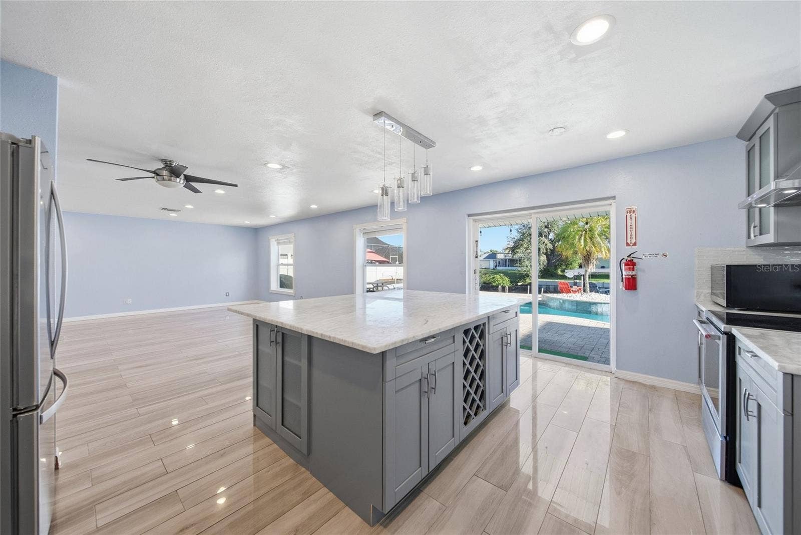 10717 DONBRESE AVENUE, Tampa, FL 33615 10717 DONBRESE AVENUE, Tampa, FL 33615