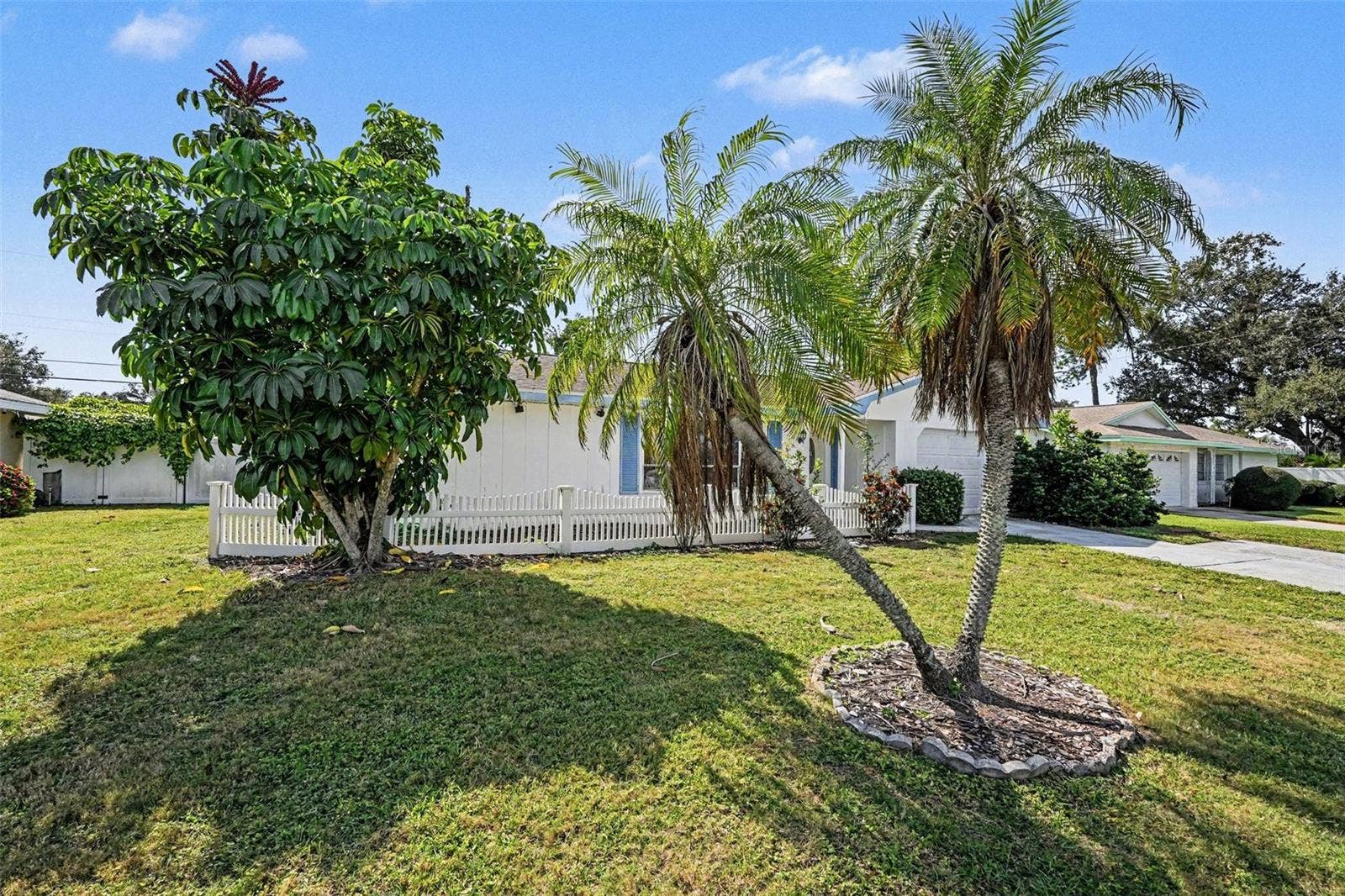 13570 99TH AVENUE N, Seminole, FL 33776