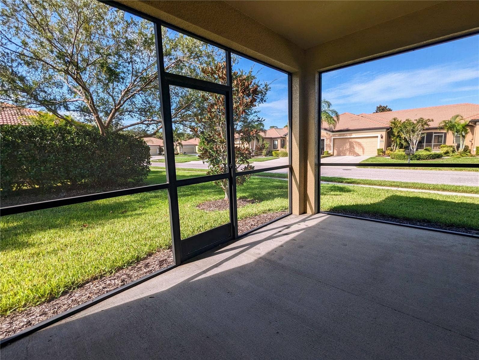 348 BLUEWATER FALLS COURT, Apollo Beach, FL 33572 348 BLUEWATER FALLS COURT, Apollo Beach, FL 33572