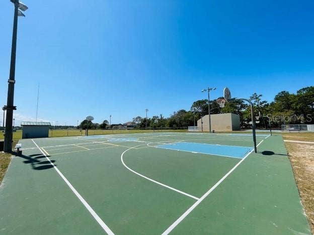 2529 SAN LUIS ROAD, Holiday, FL 34691 Basketball