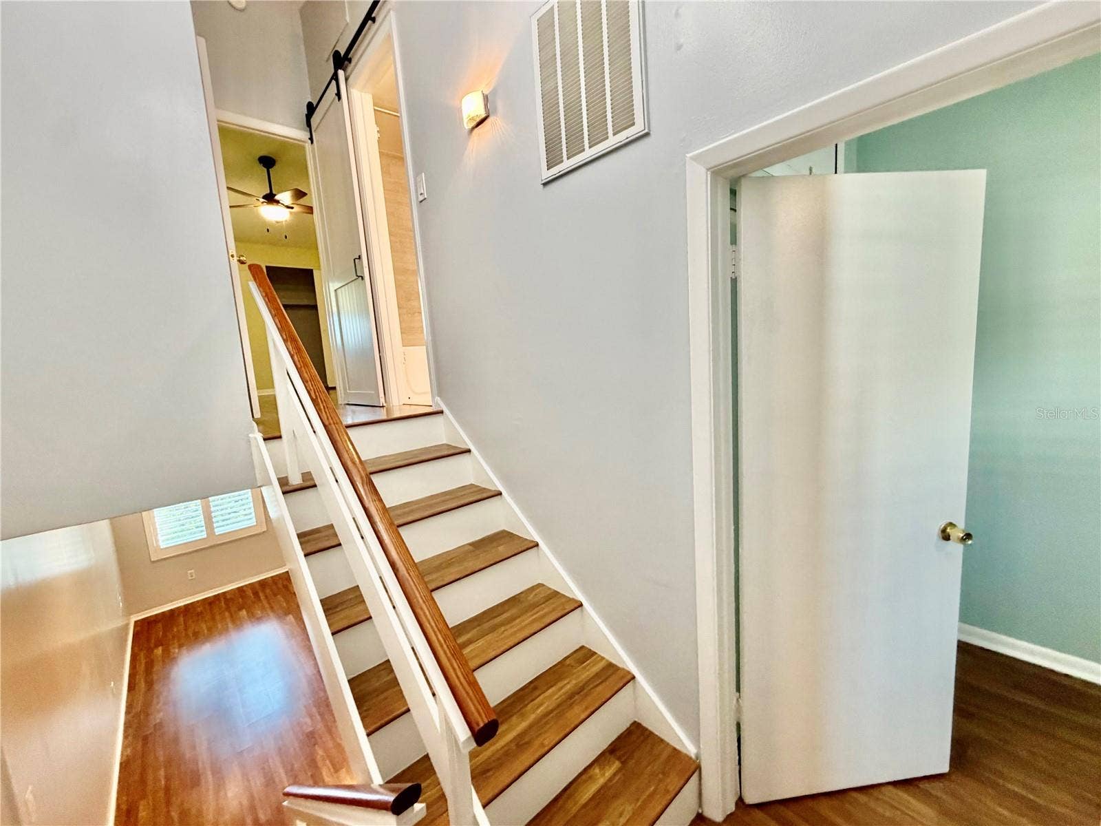 4517 W LA VILLA LANE, Tampa, FL 33611 This shows that the bedrooms are each on their own split floor