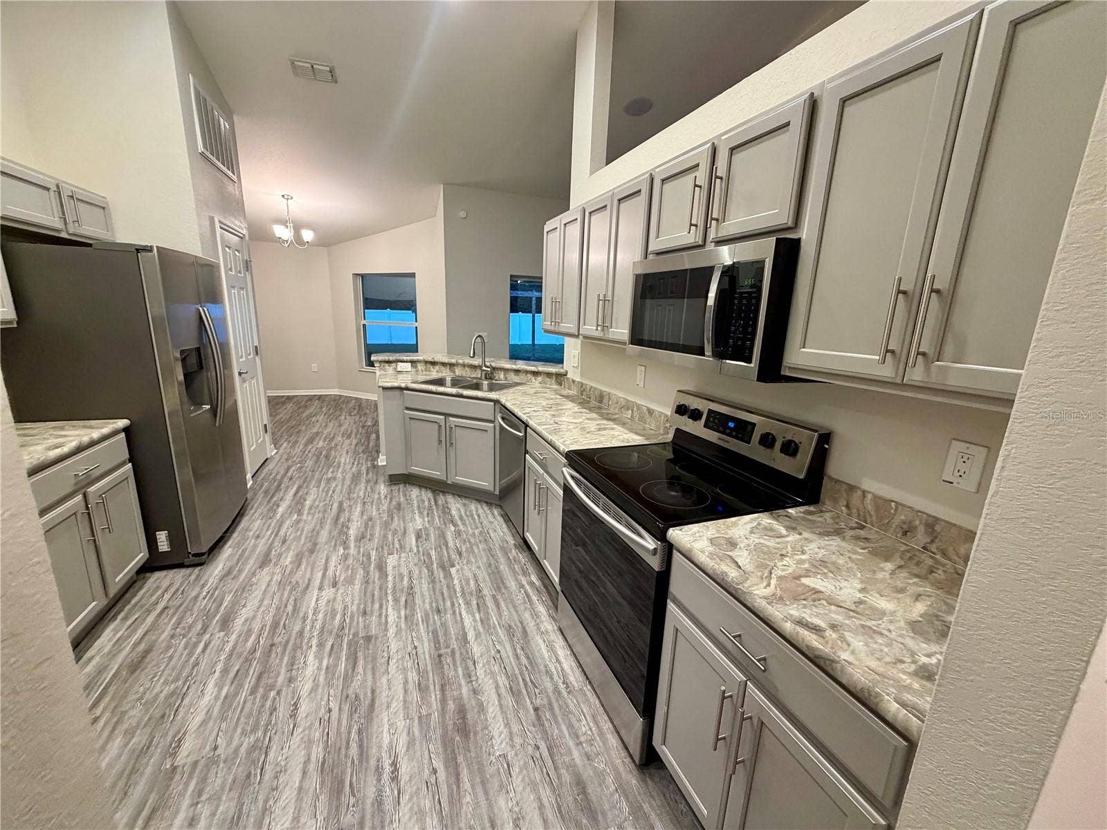 8202 WILDER LOOP, Lakeland, FL 33809 8202 WILDER LOOP, Lakeland, FL 33809