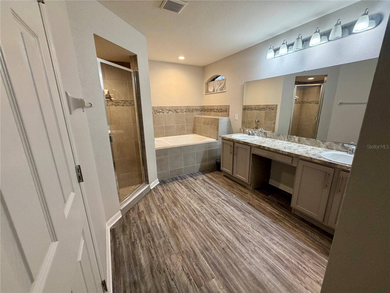 8202 WILDER LOOP, Lakeland, FL 33809 8202 WILDER LOOP, Lakeland, FL 33809