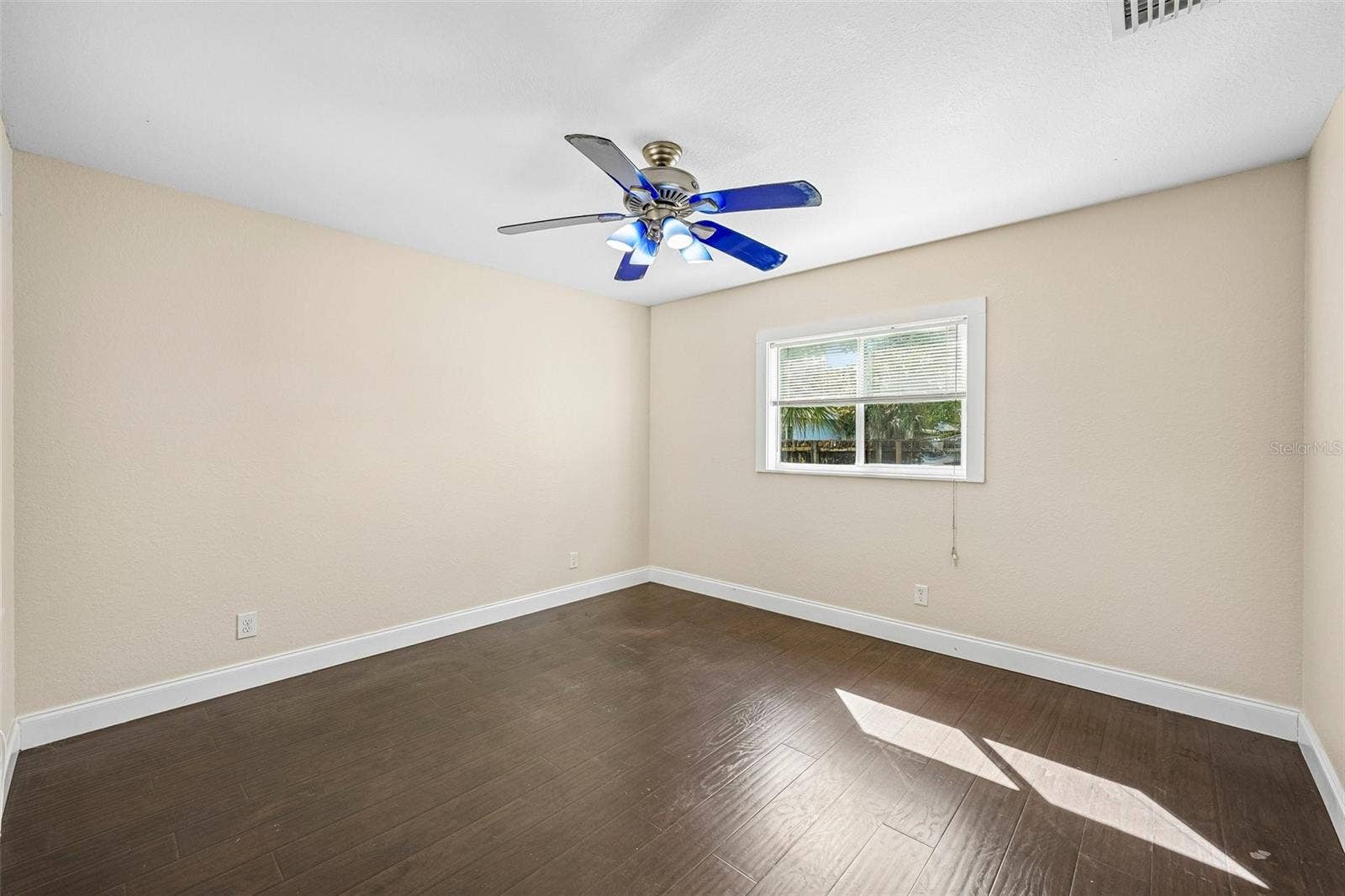 1646 28TH AVENUE N, St Petersburg, FL 33713 1646 28TH AVENUE N, St Petersburg, FL 33713