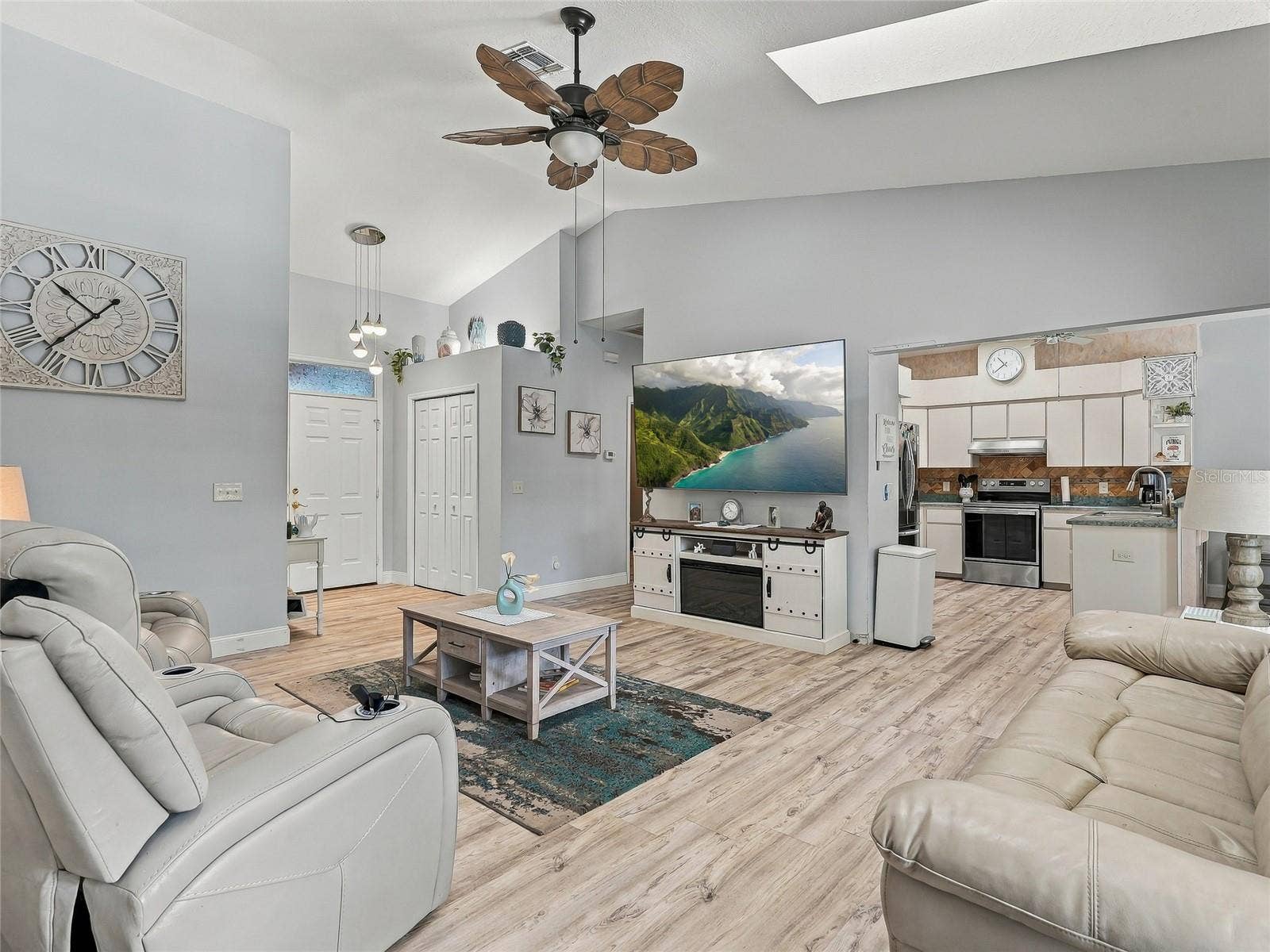 19480 SW 94TH STREET, Dunnellon, FL 34432 Living Room