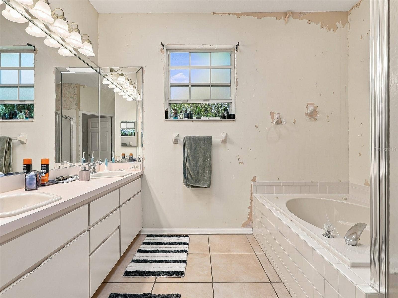 19480 SW 94TH STREET, Dunnellon, FL 34432 Master Bathroom