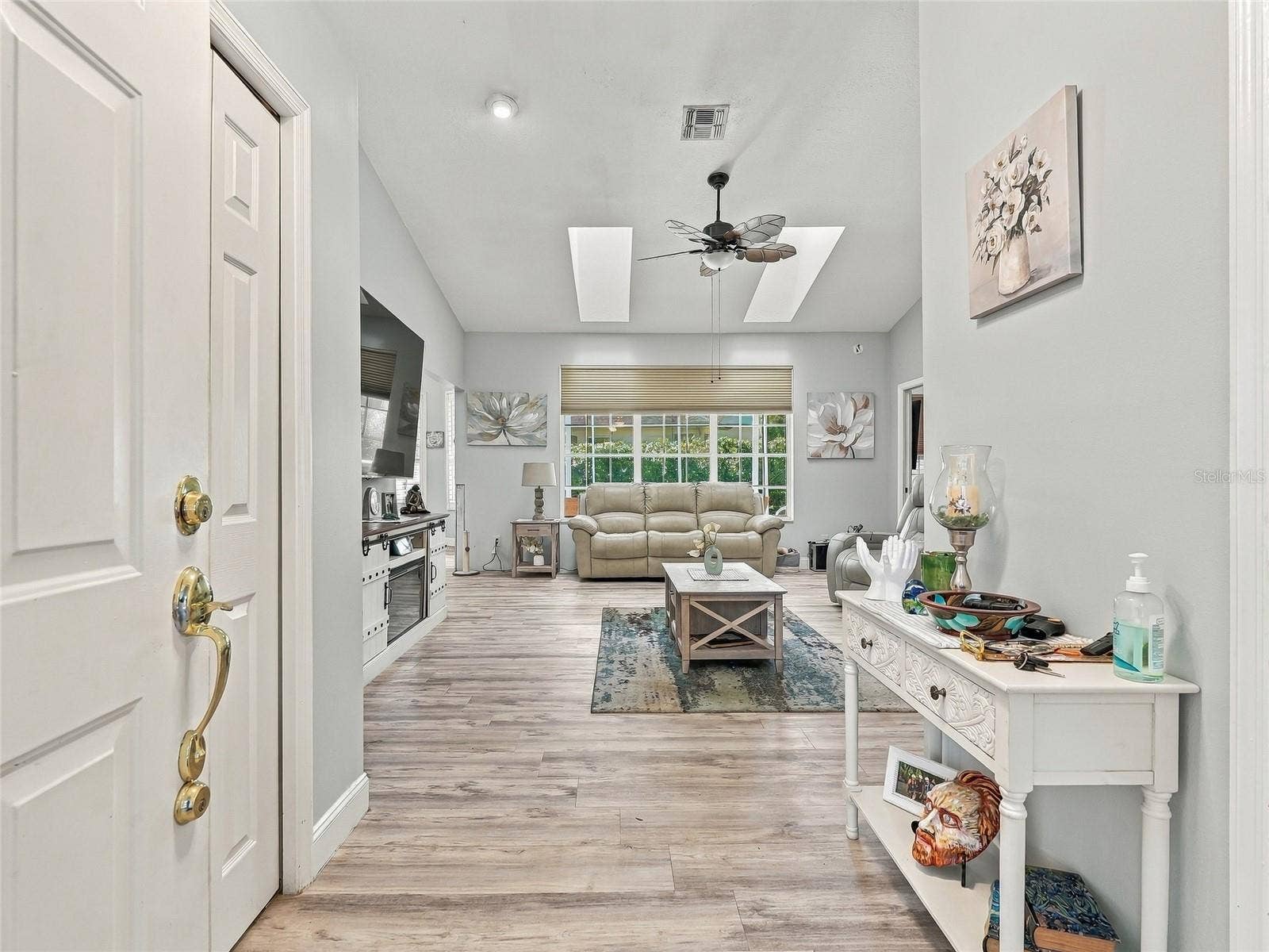 19480 SW 94TH STREET, Dunnellon, FL 34432 Front Foyer