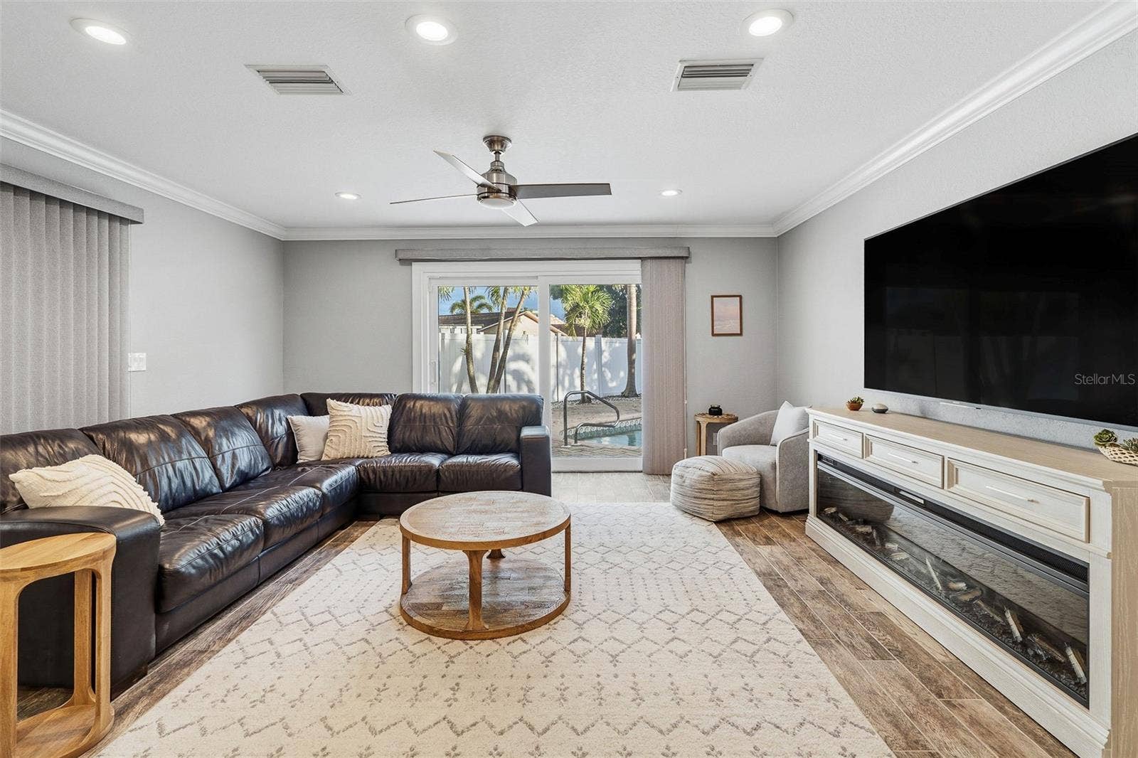 11450 48TH AVENUE N, St Petersburg, FL 33708