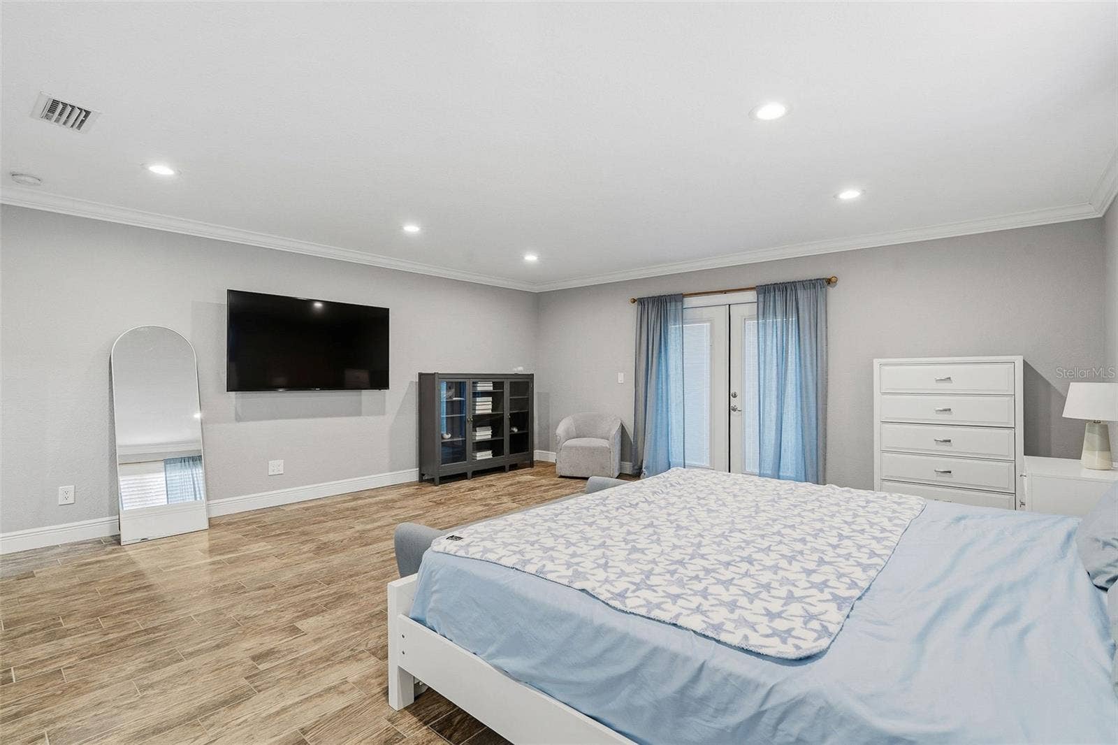 11450 48TH AVENUE N, St Petersburg, FL 33708
