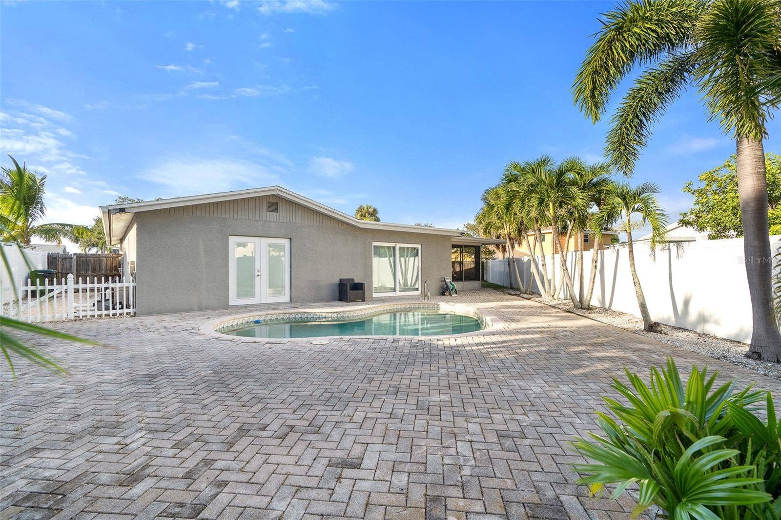 11450 48TH AVENUE N, St Petersburg, FL 33708