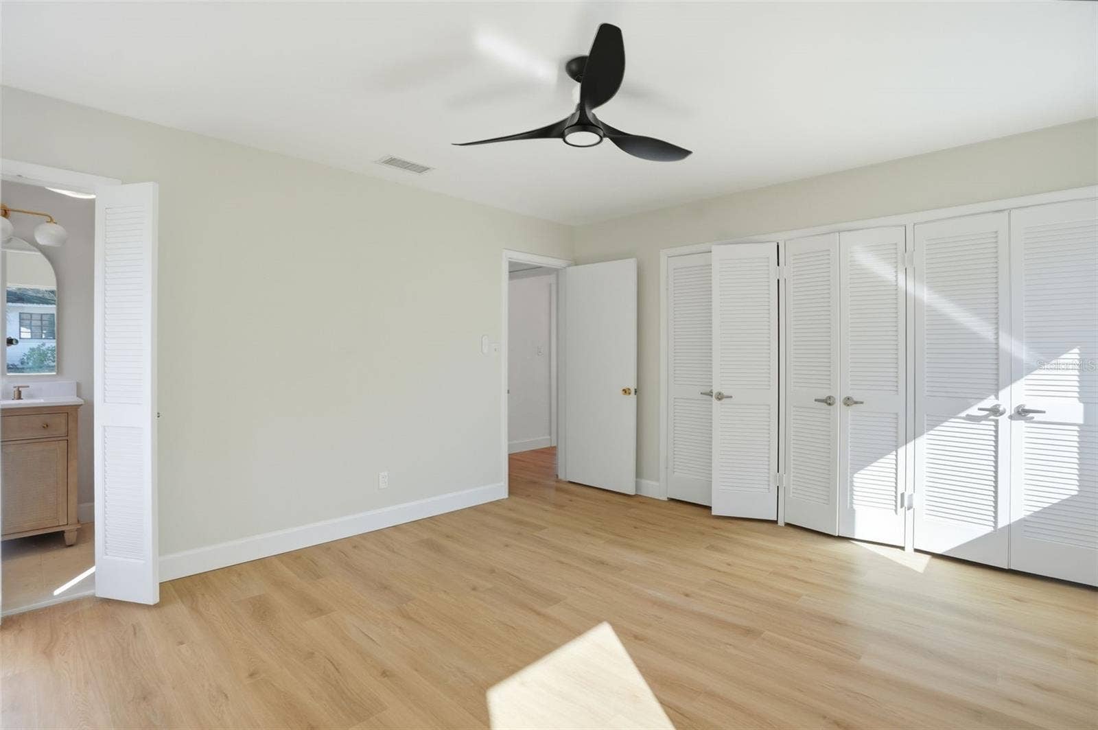 2812 N MUNRO STREET, Tampa, FL 33602 2812 N MUNRO STREET, Tampa, FL 33602