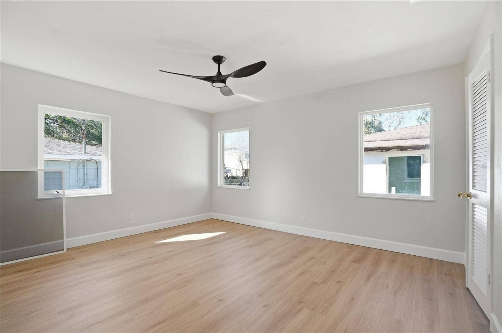 2812 N MUNRO STREET, Tampa, FL 33602 2812 N MUNRO STREET, Tampa, FL 33602