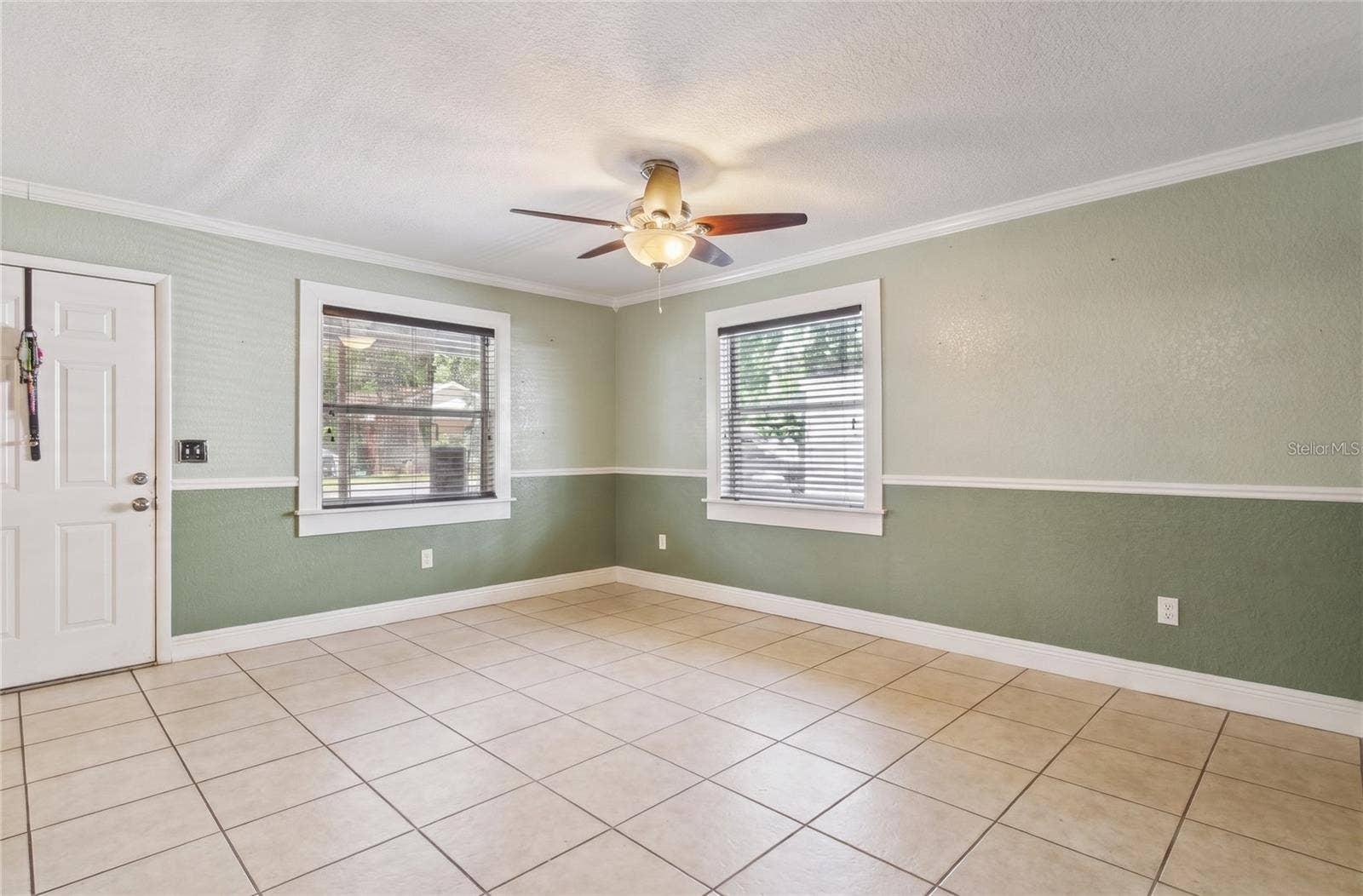 3105 GORDON COURT, Tampa, FL 33619 DIGITALLY EDITED TO REMOVE FURNITURE