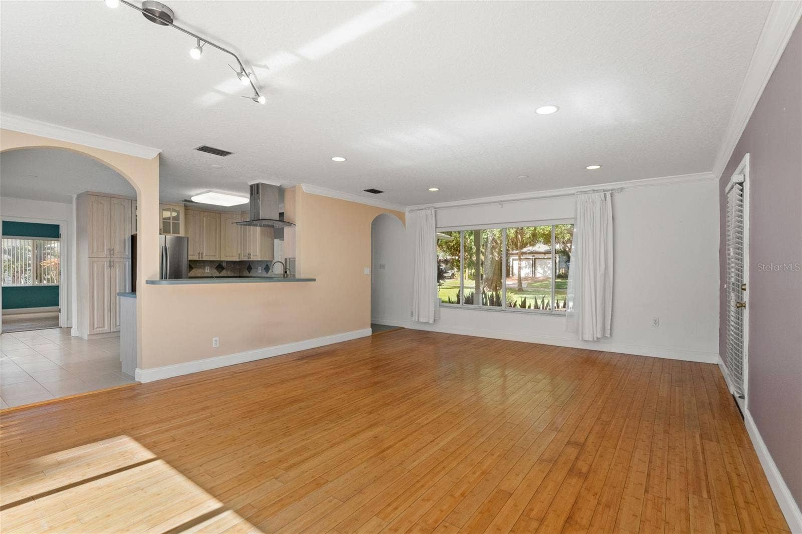 2725 N MYRTLE AVENUE, Tampa, FL 33602 2725 N MYRTLE AVENUE, Tampa, FL 33602