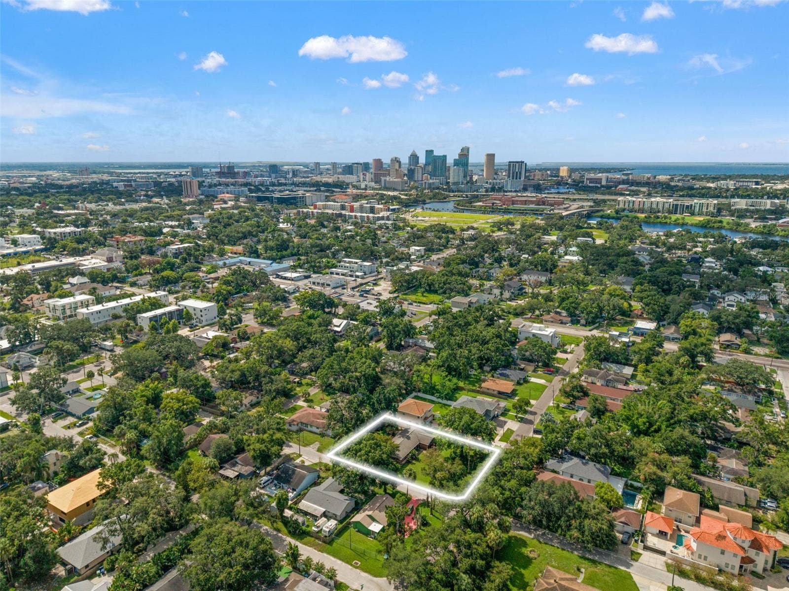 2725 N MYRTLE AVENUE, Tampa, FL 33602 2725 N MYRTLE AVENUE, Tampa, FL 33602