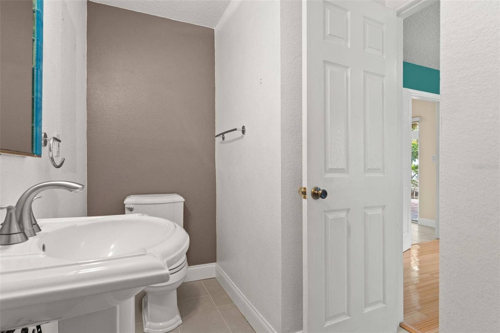 2725 N MYRTLE AVENUE, Tampa, FL 33602 2725 N MYRTLE AVENUE, Tampa, FL 33602