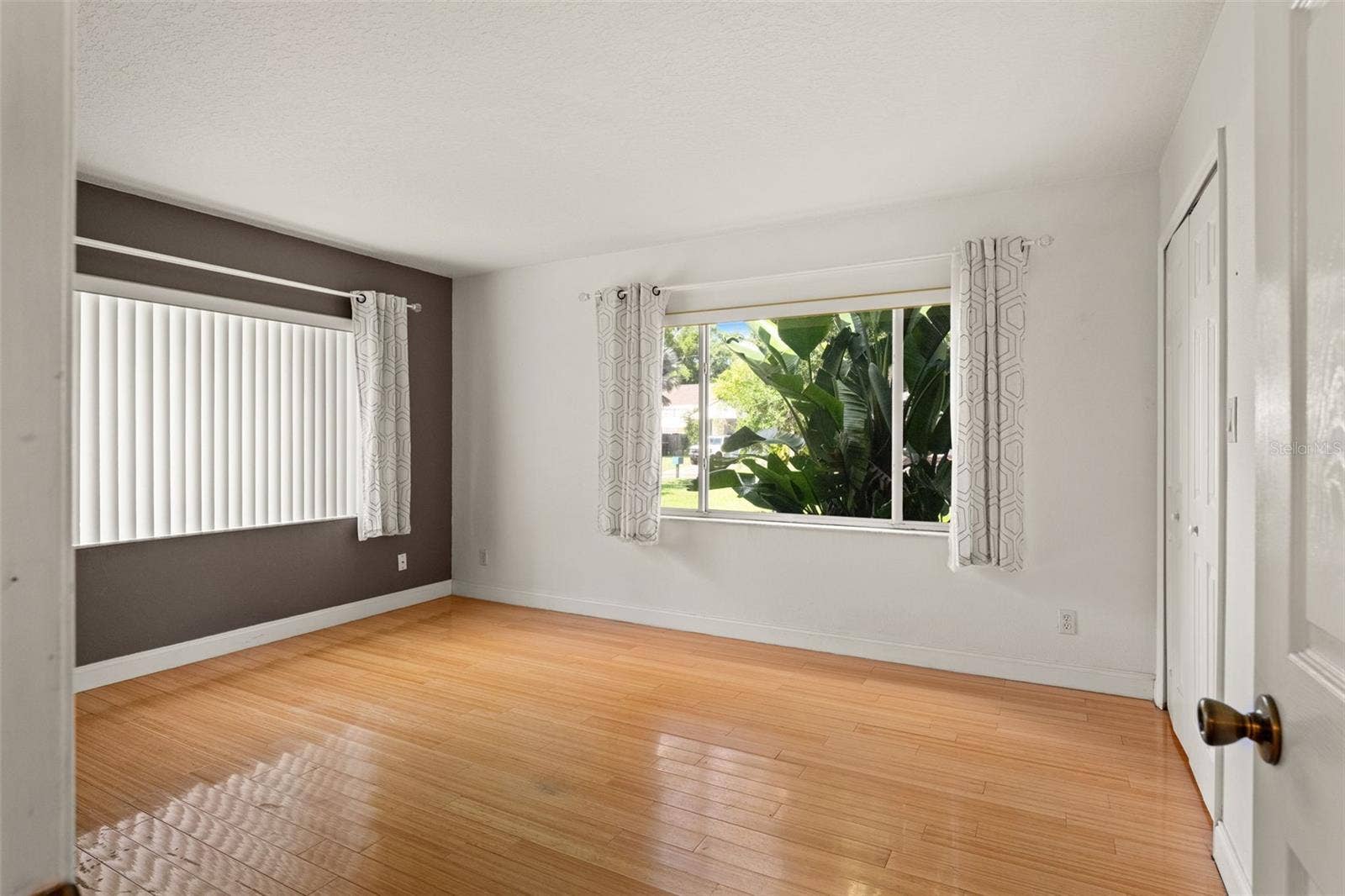 2725 N MYRTLE AVENUE, Tampa, FL 33602 2725 N MYRTLE AVENUE, Tampa, FL 33602